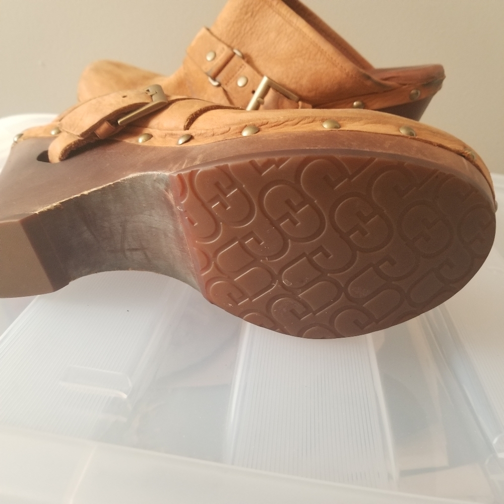 UC UGG slip on platforms sz 9